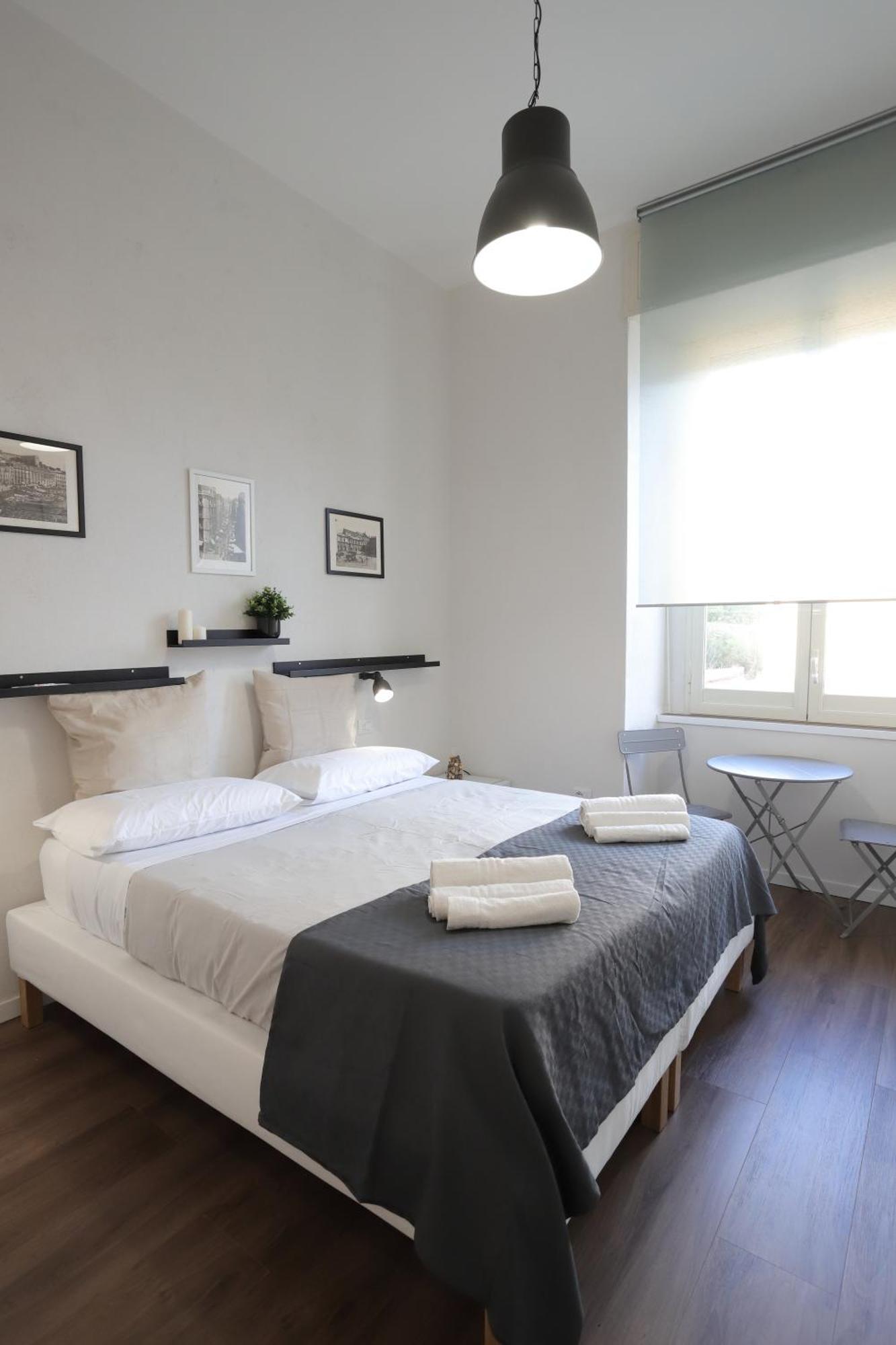 Tammurriata Nera Bedroom เนเปิลส์ ภายนอก รูปภาพ
